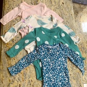 (4) Carter’s + H&M Long Sleeve Onesies Sz Newborn NB